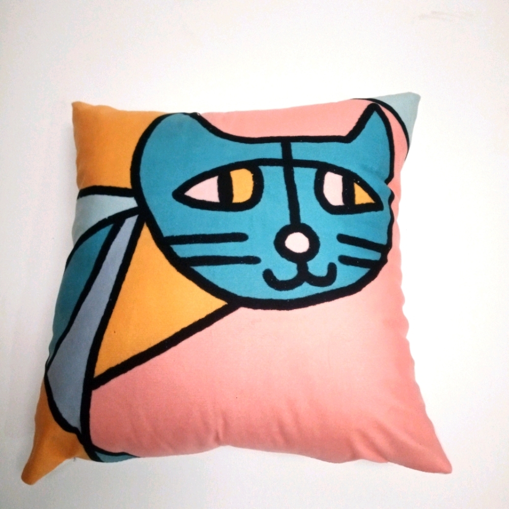 Loney cat looking for a home